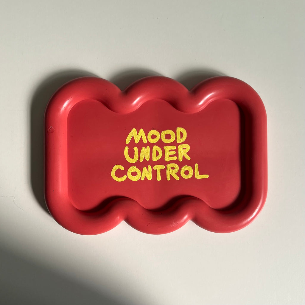 MOOD UNDER CONTROL tray / coral red